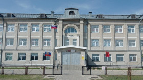Окна Победы в Гальбштадтской школе.